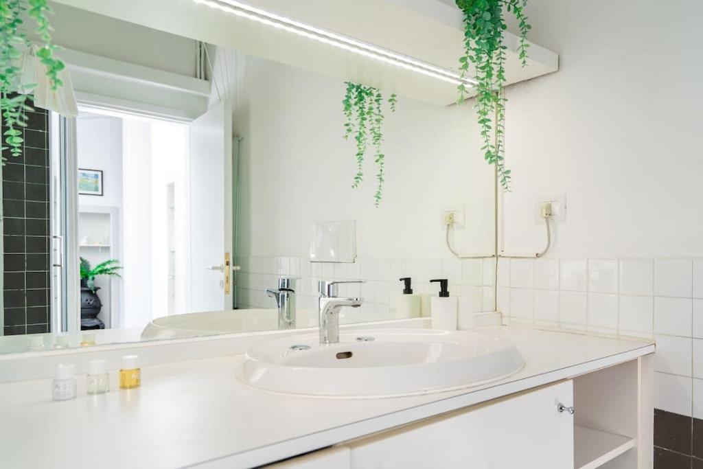 Borromei'S Nest - Central Loft Милано Екстериор снимка